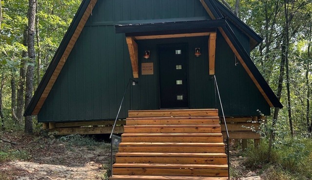 Lazy Lane Cabins - Hickory Hollow