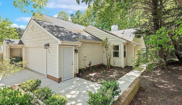 Lazy Lemon; Walk to Koka Booth; Near Wake Med Cary; Well Appointed; Central