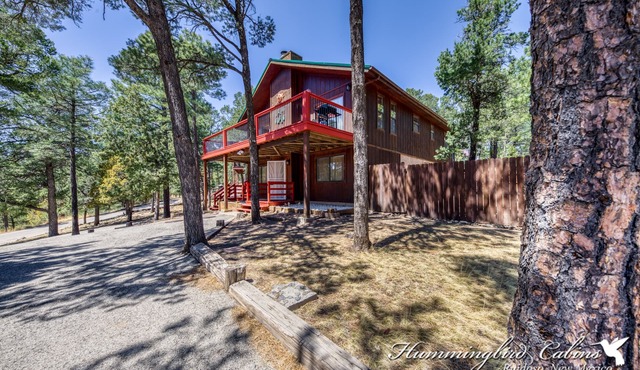 Lazy Moose Lodge: 'Perfect place to spend lazy dayz!' Pet Friendly.