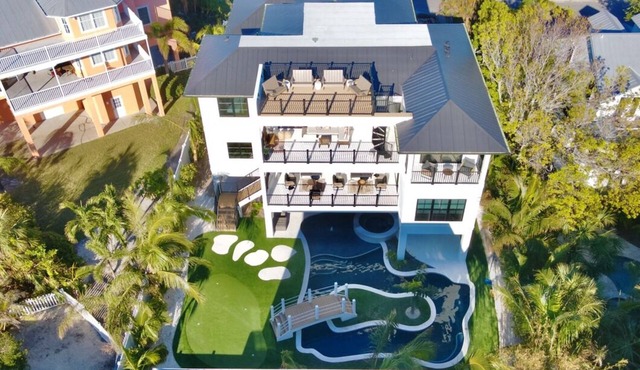 Lazy River! Mini Golf! Sleeps 16 Anna Maria Island - Nautical Situation