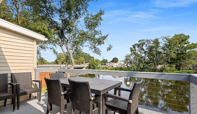 Lazy River Villa - Hottub Fenced Yard Sleeps 11