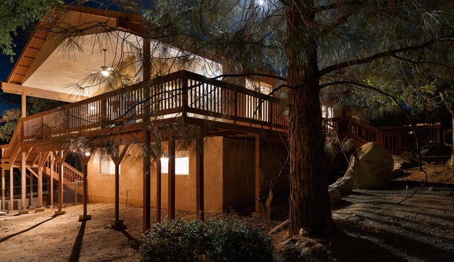 Lazy Squirrel - Cozy Family House. Game Room. Mountains. 10 min River