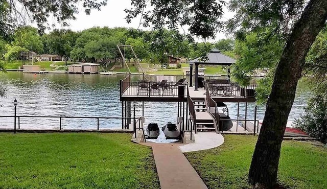 LBJ Open Water Home w/2-level Dock & Rope Swing!