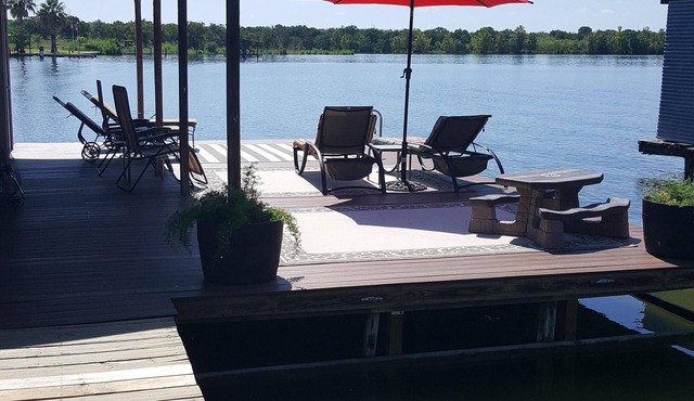 LBJ Waterfront Retreat-Large Quiet Cove, Great Views, Family Friendly, Discounts