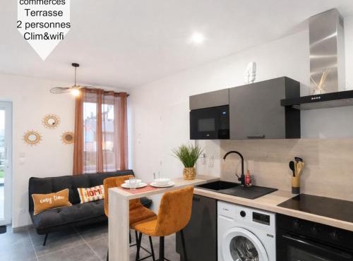 Le 101 -T2 avec terrasse, commerces & gare à pied