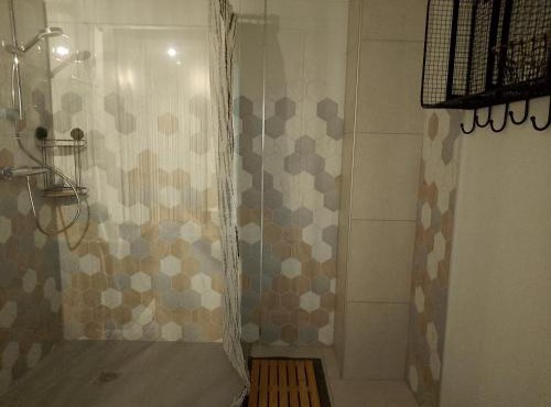 le 2 bers duplex moderne 90 m2 salle de bains rénové et linge inclu