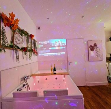 Le 2005 Double BALNEO, Lit QUEEN SIZE, soirée romantique