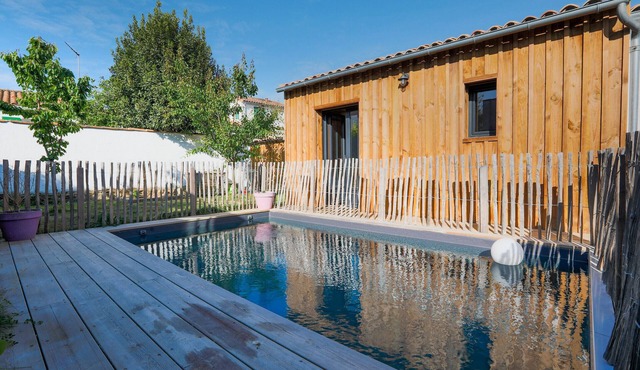 Le 7 - Between sea and wood - House with pool