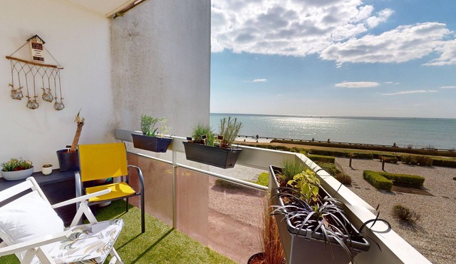 Le Bateau Ivre 50 m de la Plage