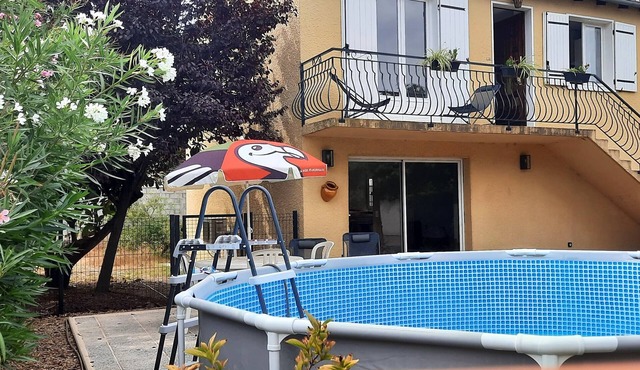 Le Balcon de Cournon : Swimming pool, garden and air conditioning 15 minutes from the beach