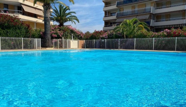 Le balcon de Funès, 4min walk from the beach, with swimming pool, parking, 70m2 7personnes