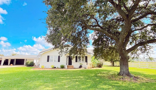 Le Barn Rouge Bed & Breakfast A Country Living Home in Acadiana