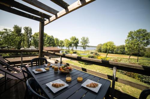 Le Bellevue, vue lac, parking, wifi, baignade à 5 min