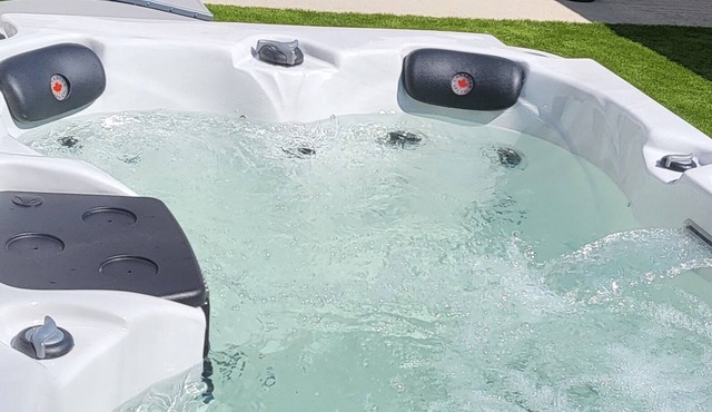 Le Beluga SPA Bouguenais 5 minutes from Nantes Atlantique airport and Rezé