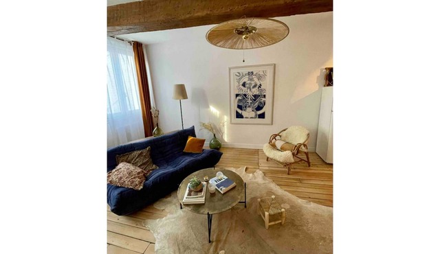 Le Bercail next cathedral