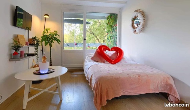 Le Bleu Celeste - Montpellier - Jacuzzi Privatif et Piscine Commune