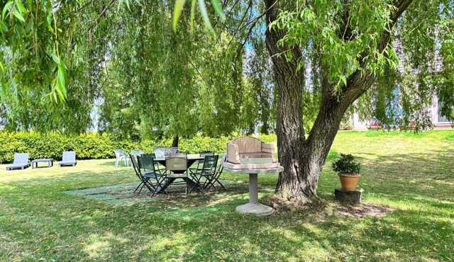 Le Bleu de B. Holiday cottage for up to 10 people