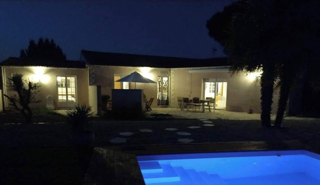 Le Bois Flotté Piscine Chauffée, 8' de L'océan