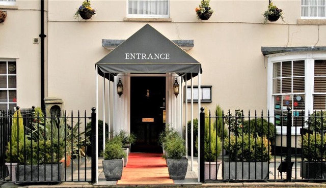 Le Bouchon Brasserie & Hotel