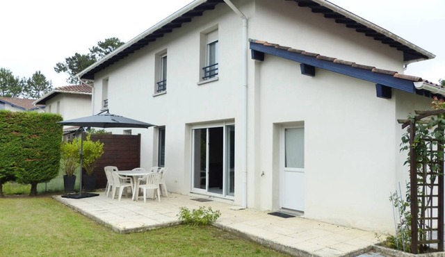 LE BRIGANTIN residence, 88m2 semi-detached villa with terrace and small garden