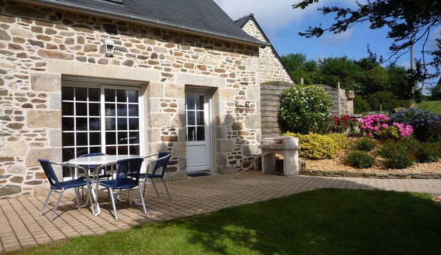 LE BUIS Small character gîte in the Monts d'Arrée mountains