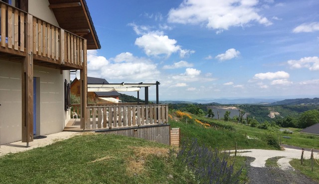 LE BURON DE BESSE GROUP GITE - AT THE FOOT OF THE SANCY MASSIF