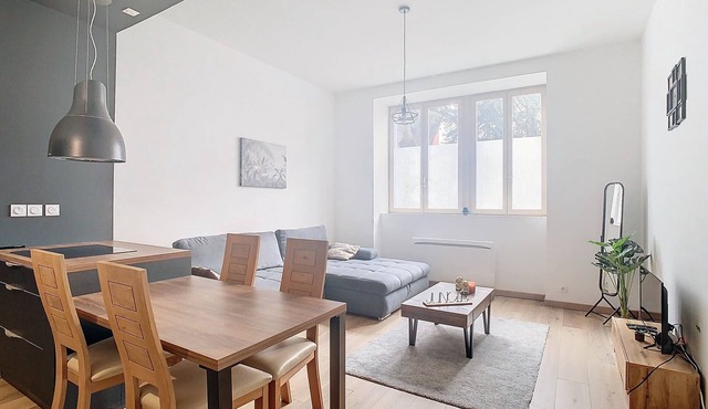 LE CÈDRE de JORI : 55m2, 2 bedrooms, downtown