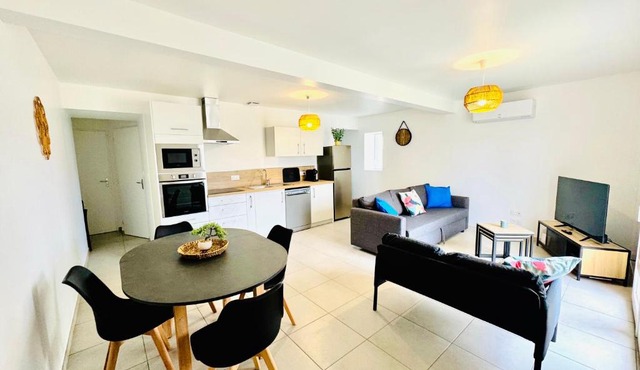 Le Cèdre Enchanté - Maison avec 2 chambres pour 6 personnes climatisée, avec terrasse et BBQ