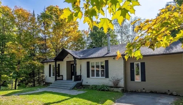 Le Panda | Relaxing chalet with spa, lakefront