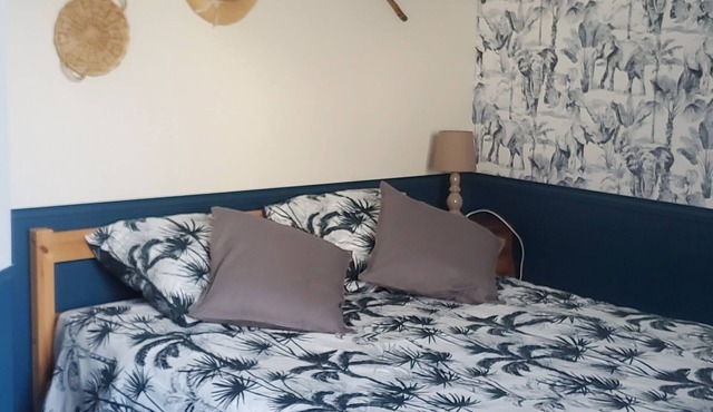 Le Cabinet: Charming house with enclosed exterior