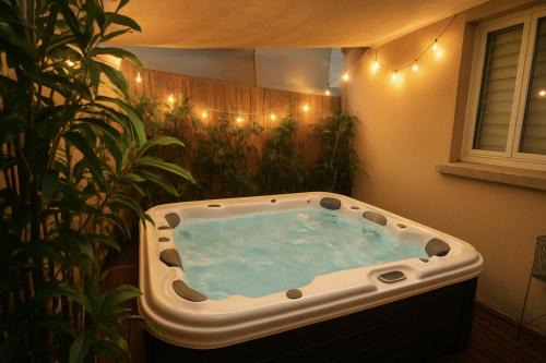 Le Cadre Noir Lux Spa, Sauna, Jacuzzi