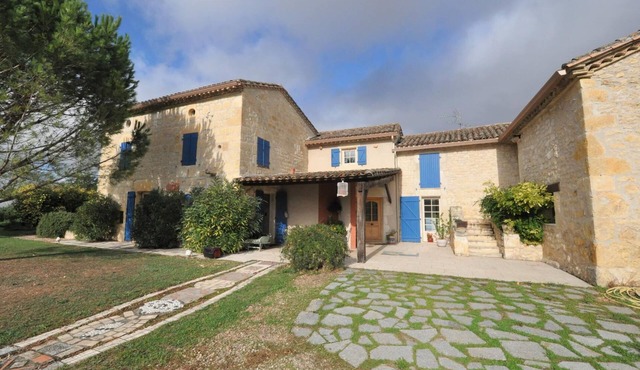 Le Calme du Gite Occitan Avec sa Piscine