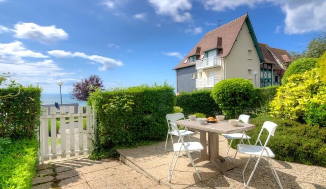 Le Cap Bleu by Interhome