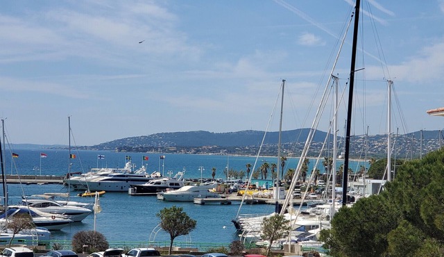 LE CAPITOLE, Sea view, Studio cabin 27m2 waterfront, 2 adults, 2 children, air conditioning and garage