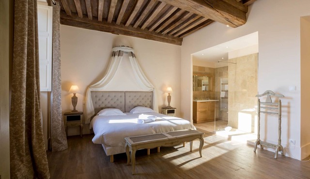 Le Cara Caliel Beaune Center