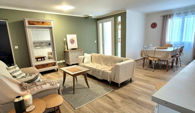 Le Carmen apartment in the heart of Saint-Hippolyte, 3 bedrooms, up to 6 guests