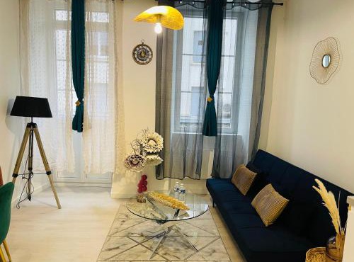 LE CAUBOUS Plein centre Appartement calme avec chambre et cuisine équipée