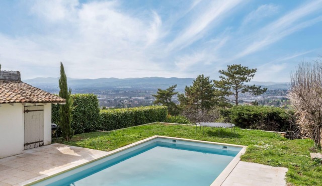 Le Cerf - House with view and swimming pool