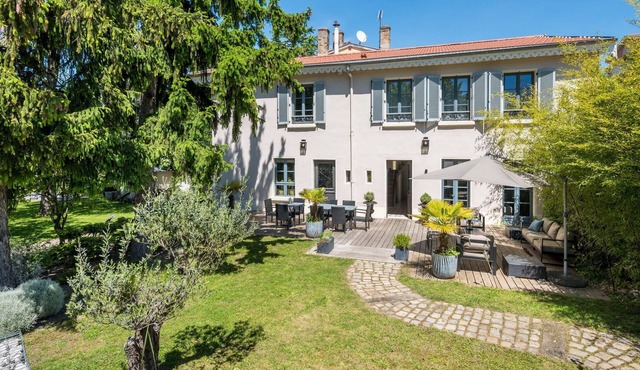 Le Cèdre du Liban -Urban chic house in the city