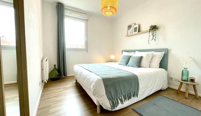 Le Central - Confort et Calme au centre-ville - Lits Queen Size