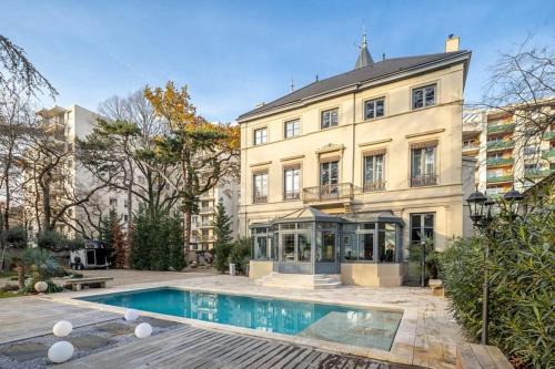 LE CHÂTEAU GRANDCLEMENT à Villeurbanne aux portes de Lyon, l'écrin insoupçonné