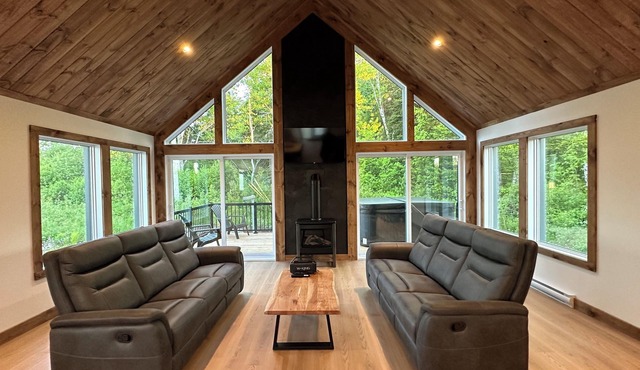 Le chalet Polaire au Mont-Sainte-Anne, bikes, skis et pets frendly!