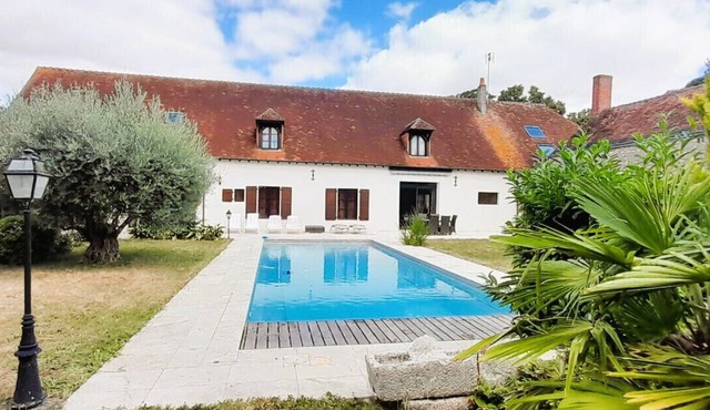 Le Chai - 14-person villa with swimming pool in the heart of Levroux