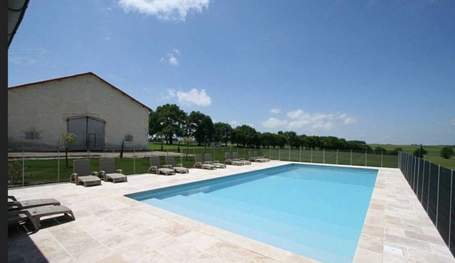Le Chai - Sleeps 5 (2 Bedroom) - Stylish House With Heated Pool