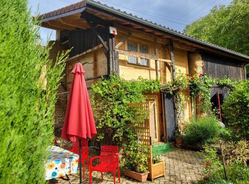 Le chalet caché, au pied des Chambarans