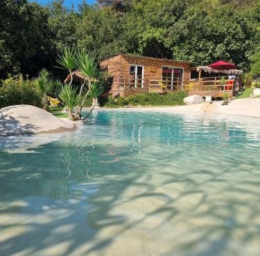 Le chalet au bord du lagon