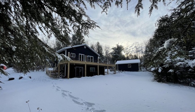 Le Chalet Bleu Directement sur le lac Spa,descente DE Bateau ,quai, ET Motoneige