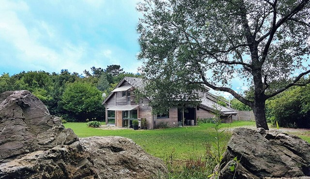 Le chalet breton, Enjoy your vacations in a warm and green setting