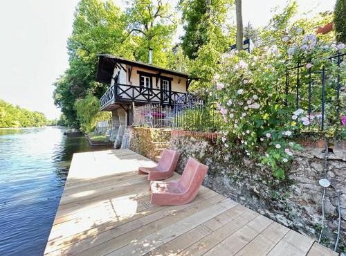 Le chalet bucolique au bord de l'eau