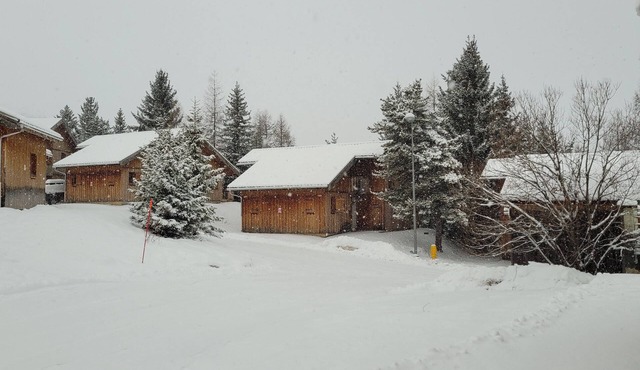 Le Chalet by Sophie Chalet of 55m2 Superdevoluy with exterior and parking